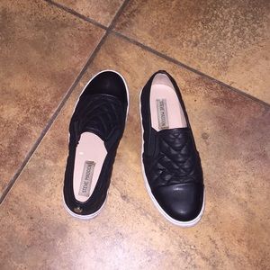 Steve Madden slip ons